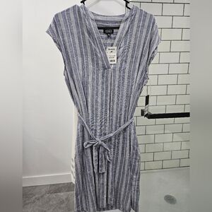 Jones New York Blue and White Striped Garment